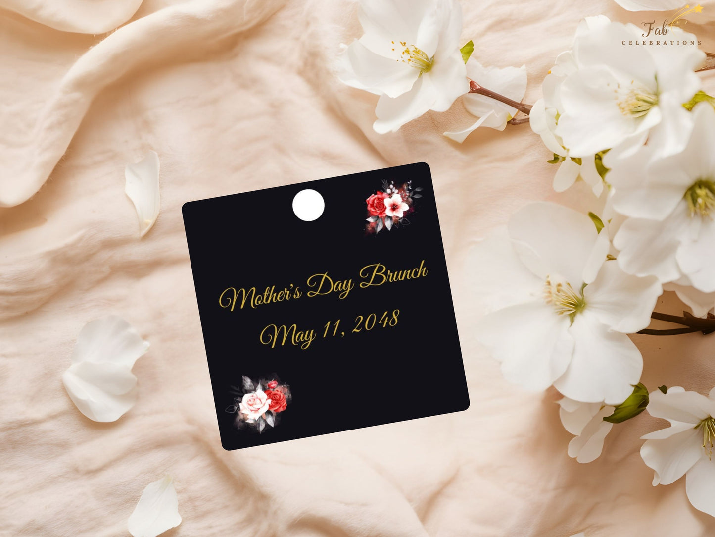Thank You Mom Card Printable including matching front and back floral gift tag designs created in coordinated black and gold style to beautifully complement your Mother’s Day present or keepsake.